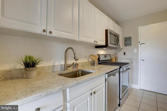 1111 University Blvd W unit 618, Silver Spring, MD 20902 - photo 5