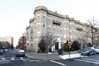 65 Park Dr, Boston, MA 02215