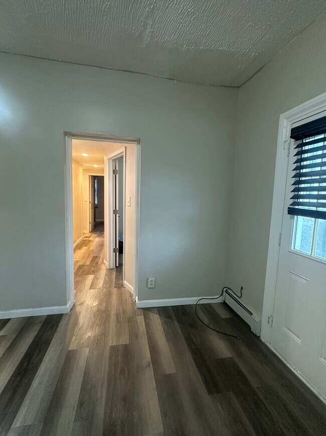 218 N 5th St unit 2, Allentown, PA 18102 - photo 4