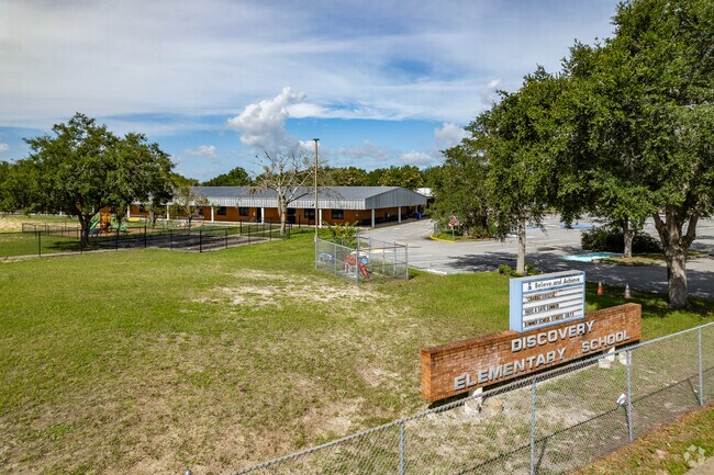 Discovery Elementary School serves the students of Deltona.
