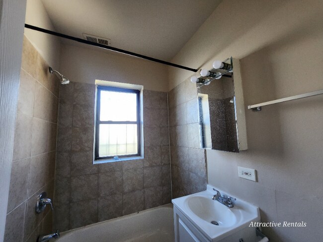 4840 W Adams St unit 1N, Chicago, IL 60644 - photo 4