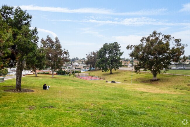 Valle Lindo Park is in Robinhood-Bon Vivant and features a playground, and playing fields
