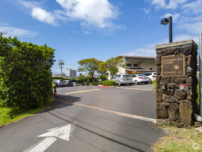 Hanahauoli School