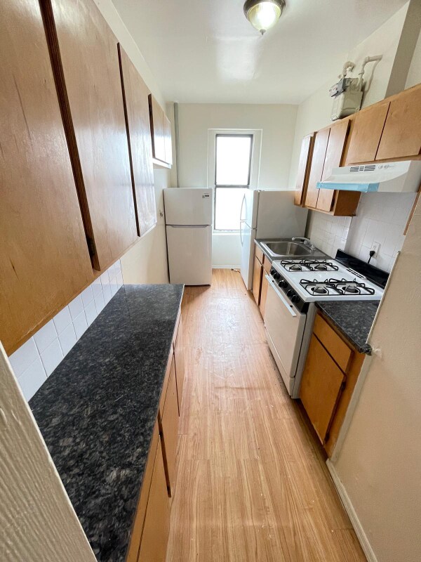 229 W 232nd St Unit 2H, The Bronx, NY 10463