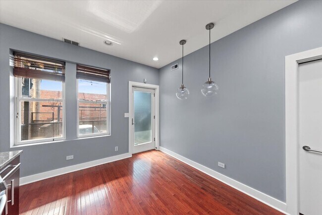 2052 N Campbell Ave unit 1W, Chicago, IL 60647 - photo 2