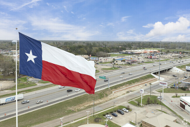 Nestled in Beaumont, Safe Sommerset offers a serene suburban atmosphere with modern amenities.