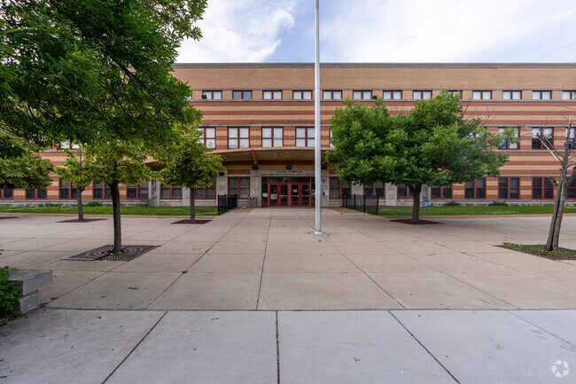 Hampton Elementary Fine & Performing Arts School has an overall C score on Niche.