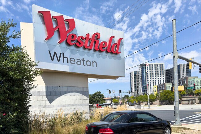 Connecticut Avenue Park is close to Wheaton and Silver Spring for added convenience.