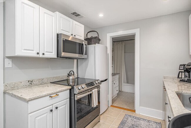 505 E Mc Donough St unit ID1359172P, Savannah, GA 31401 - photo 6