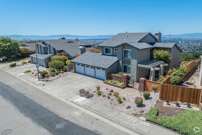 Caballo Hills is full of beautiful craftsman architecture.