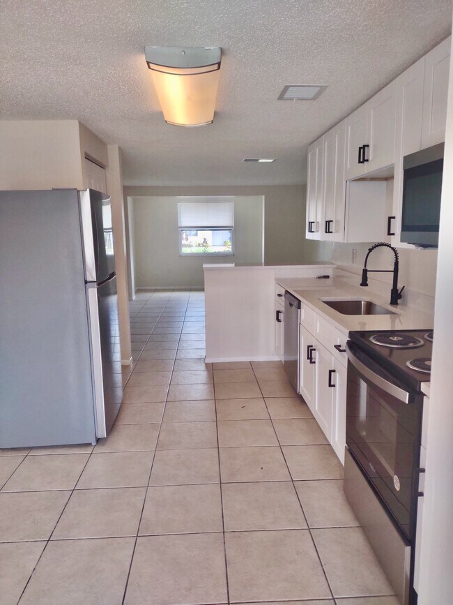 4109 79th St W, Bradenton, FL 34209 - photo 3