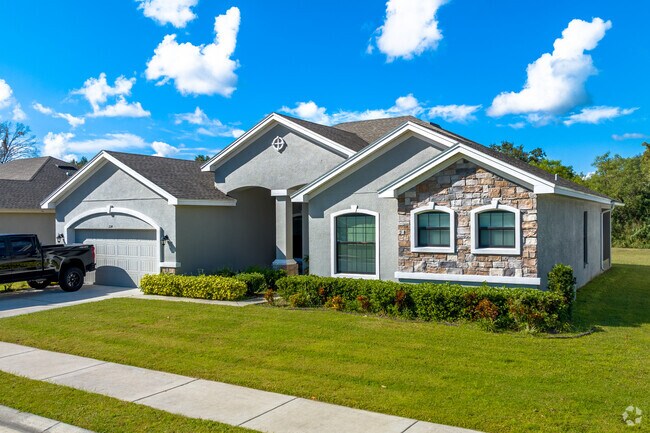 With the option to build your new home, owners can create they're dream home in the City of Bartow Florida.