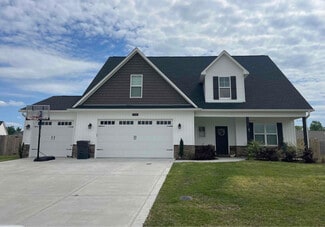 5220 Thruway Rd, Hope Mills, NC 28348