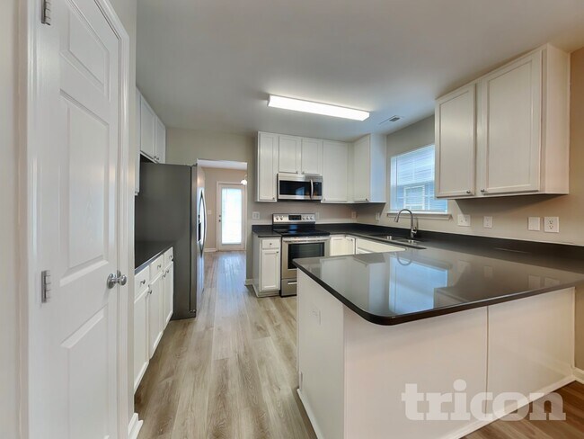 5820 Bryanstone Place, Raleigh, NC 27610 - photo 6