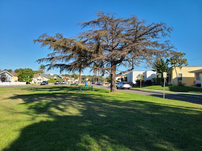 641 Border Ave unit 2, Torrance, CA 90501 - photo 2