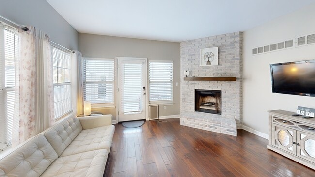 114 Carriage View Dr, Grover, MO 63040 - photo 2