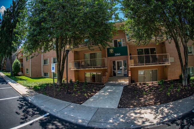 Spring Ridge Apartments, Gaithersburg, MD 20877 - photo 6