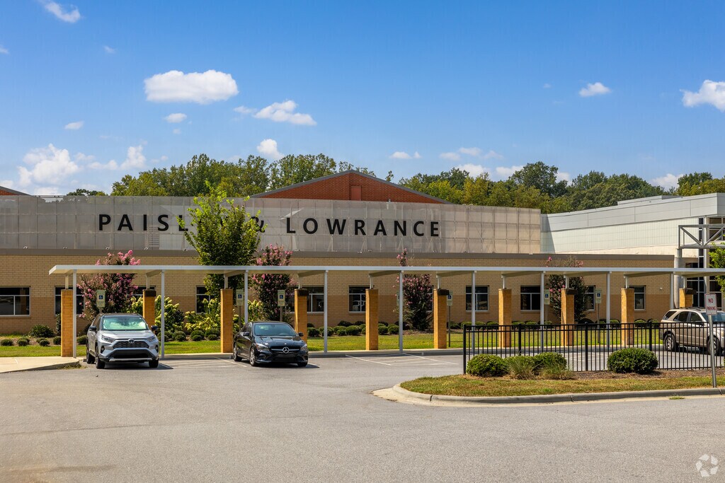 Paisley Lowrance Middle School is located in West Highlands.