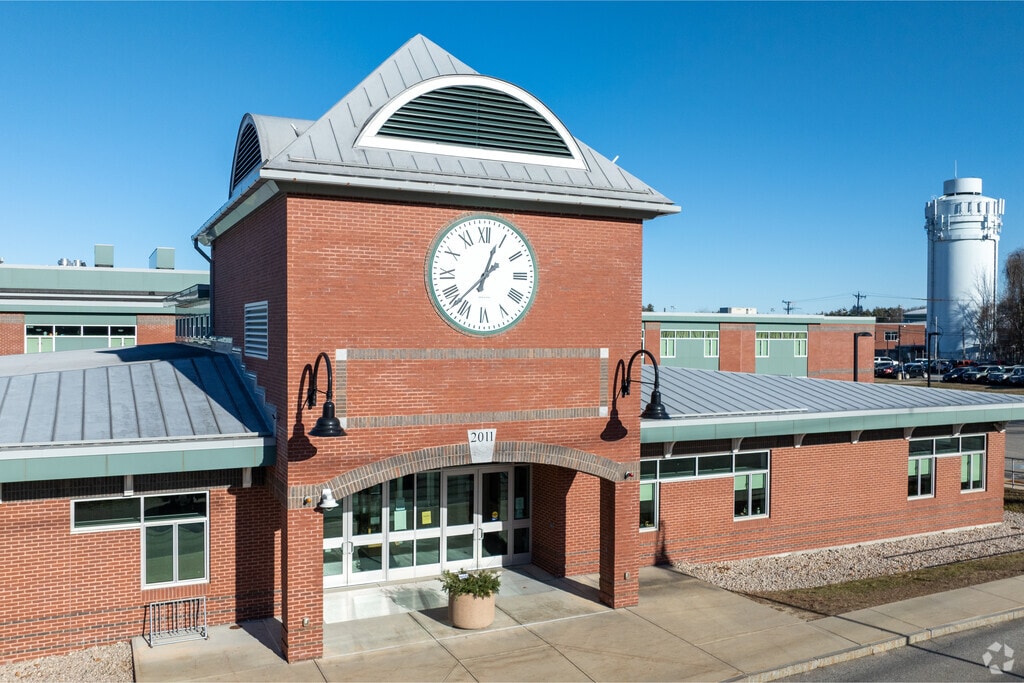 Kingswood Regional High School is a public high school in Strafford County.