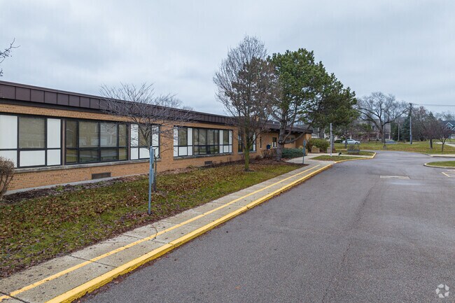 Washington Elementary School is a public school located in Wheaton, IL.