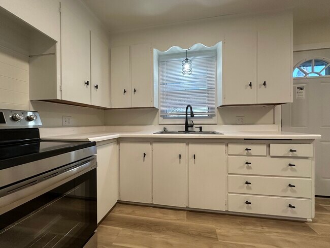 5317 N 45th St, Omaha, NE 68104 - photo 4