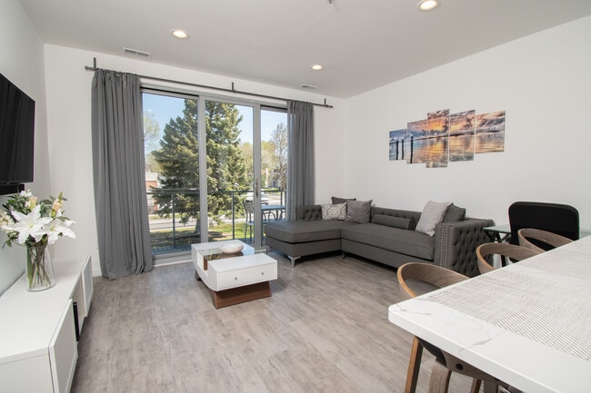 Live Well Apartments - Fully Furnished Units, Royal Oak, MI 48067 - photo 2