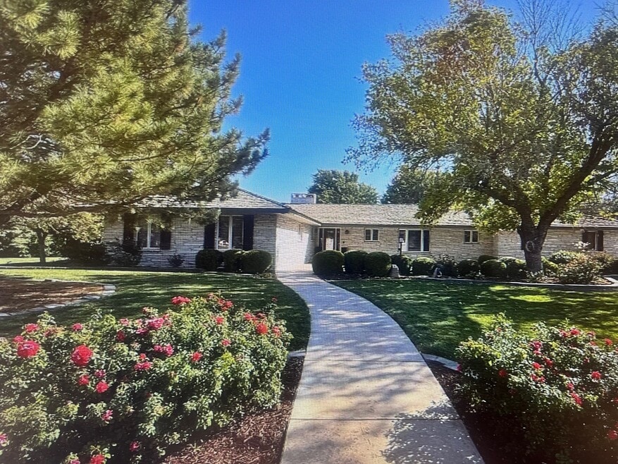 2008 N Antler Ridge Dr, Garden City, KS 67846 - photo 1