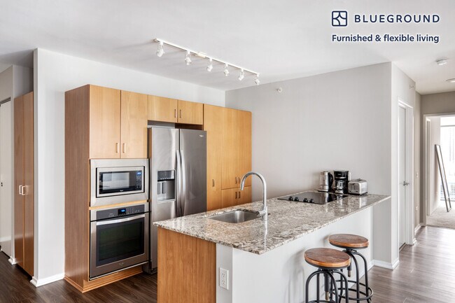 200 E Illinois St unit FL13-ID880, Chicago, IL 60611 - photo 7