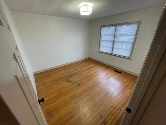 1600 E 29th St unit A, Sheffield, AL 35660 - photo 3