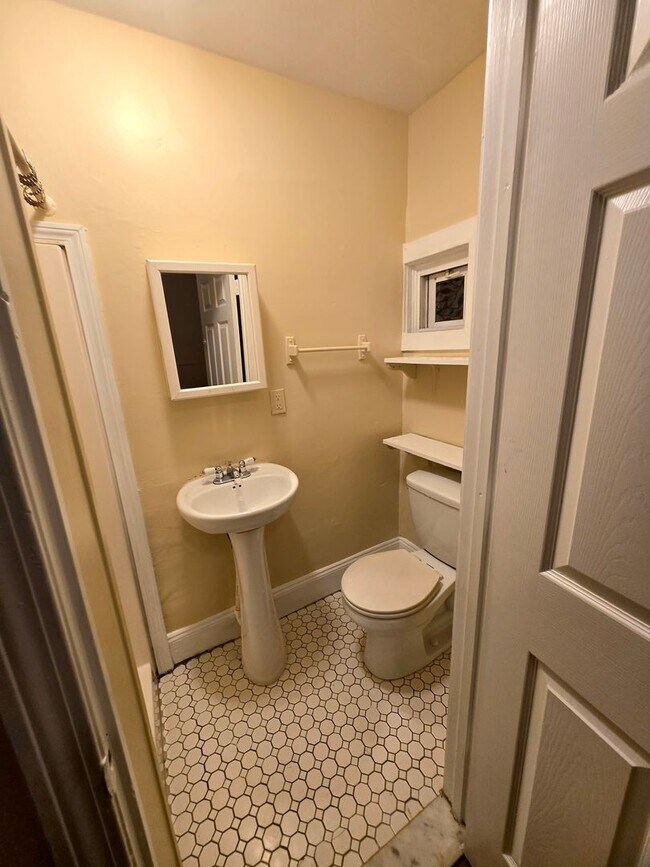 47 Montgomery St unit 1M, Pawtucket, RI 02860 - photo 5