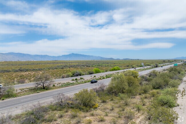 Interstate 10 is quickly accessible to Rita Ranch residents, only minutes away.