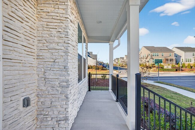 800 Challenger Ln, Knightdale, NC 27545 - photo 4