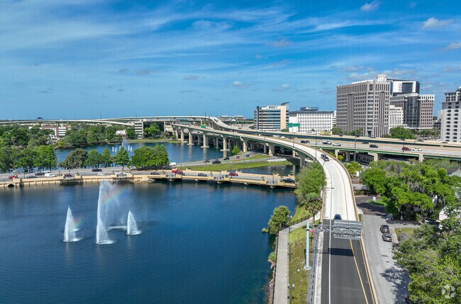 Lake Cherokee is a beautiful suburban community on the outskirts of Downtown Orlando.