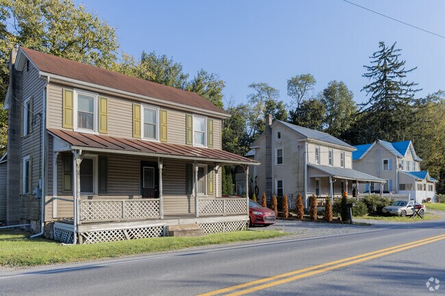 Colonial homes are the most common in Clinton.