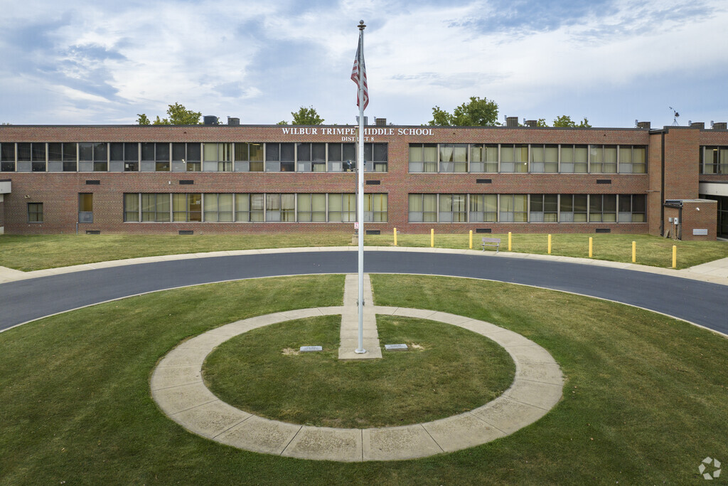 Wilbur Trimpe Middle School in Bethalto is rated a 6/10 for test scores at GreatSchools.com.