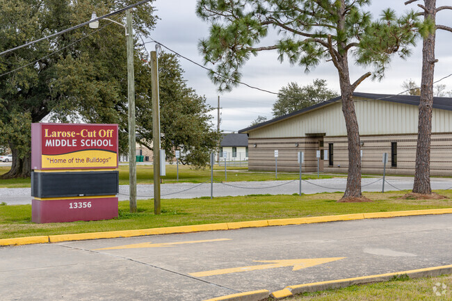 Larose-Cut Off Middle School is where education is an adventure.