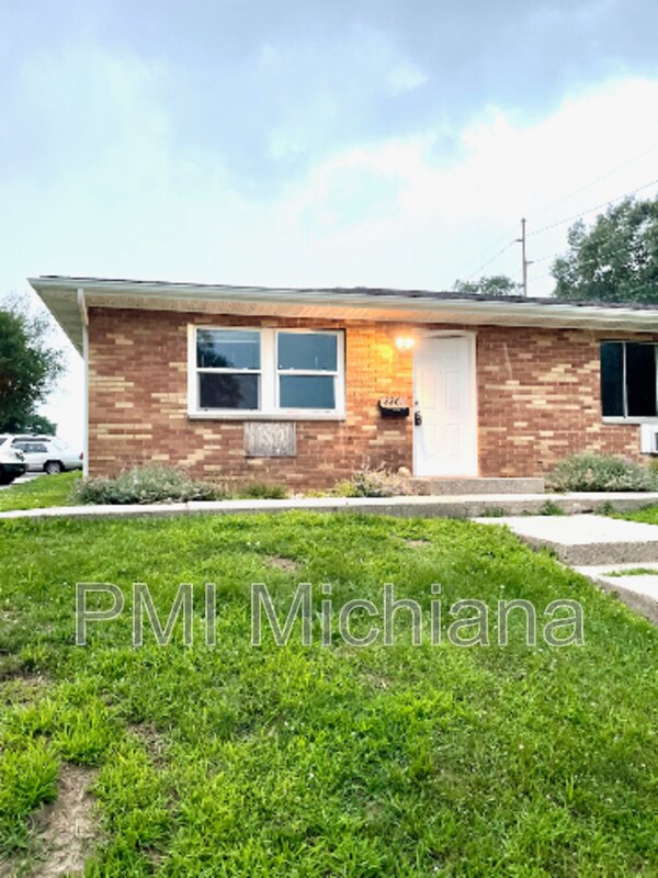 2261 N Johnson St, South Bend, IN 46628 - photo 7
