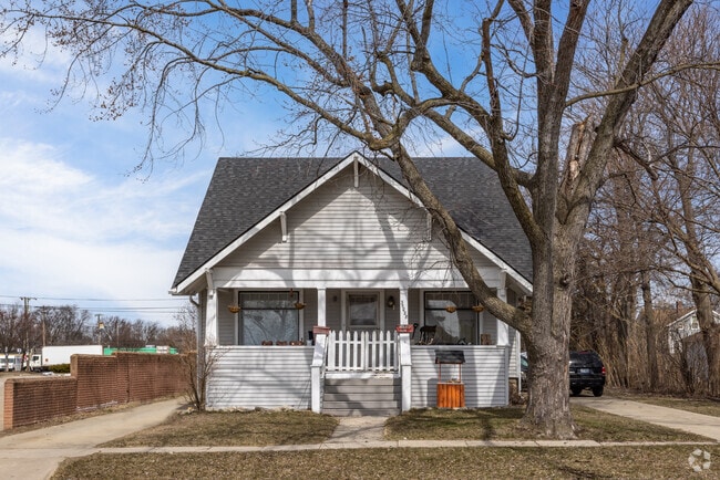 Many homes in Wayne have spacious front porches.
