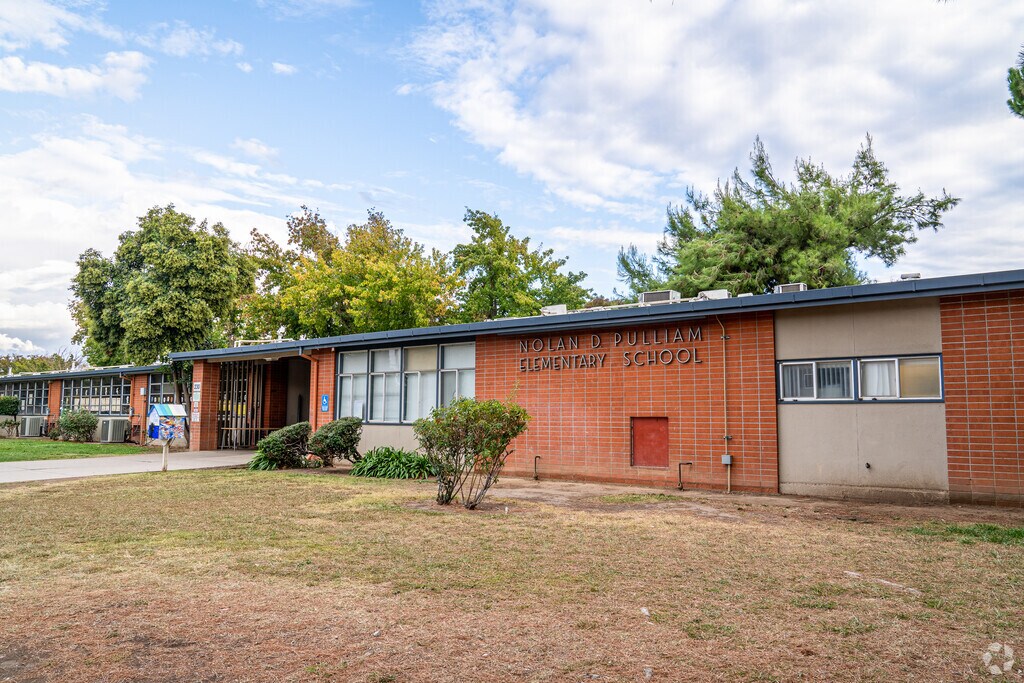 Pulliam Elementary School serves students in the Lincoln Village community.