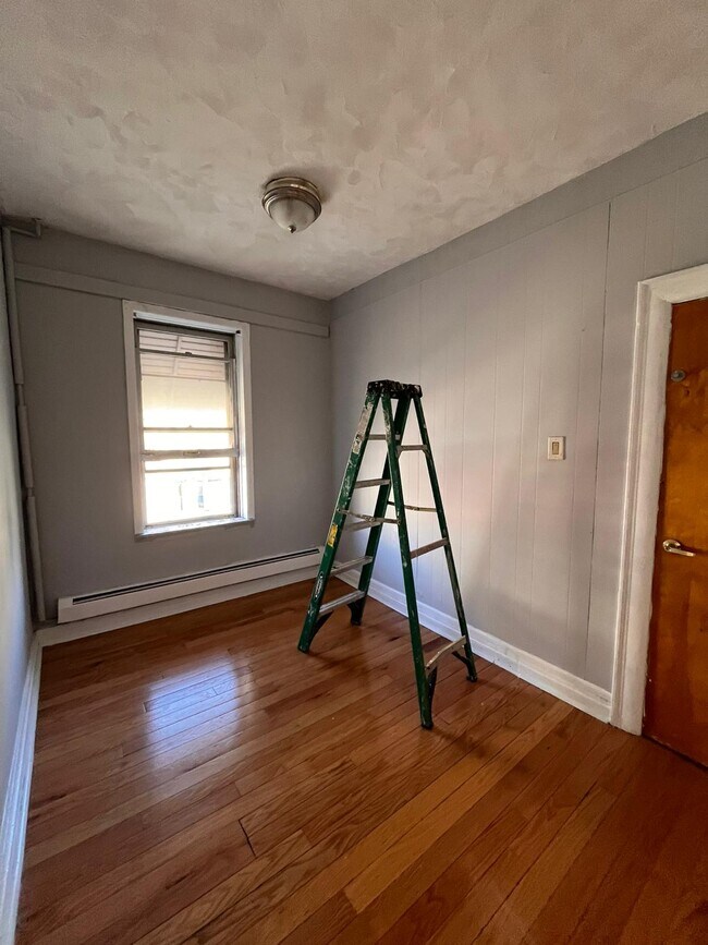 110 Baldwin Ave unit 2L, Jersey City, NJ 07306 - photo 4