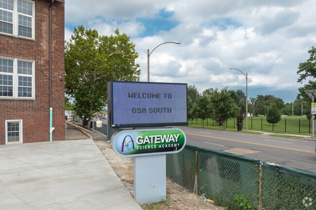 Gateway Science Academy of St. Louis - South is located at 6651 Gravois Ave.