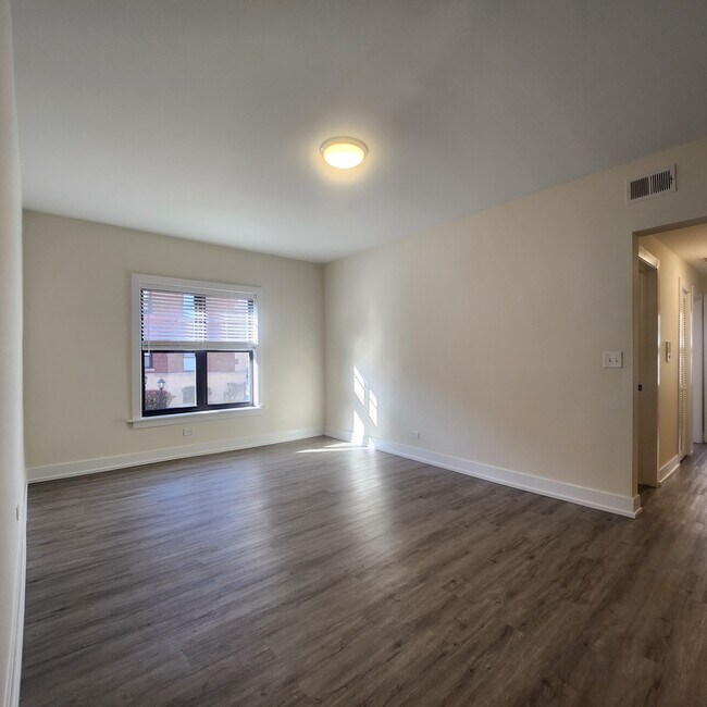 820 W Waveland Ave unit 1, Chicago, IL 60613 - photo 5