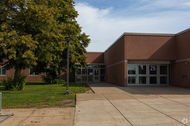 North Branch Middle School located in the North Branch neighborhood of Minnesota.