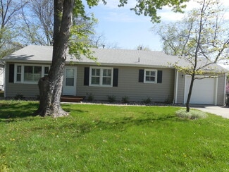 2021 Stratford Rd, Lawrence, KS 66044