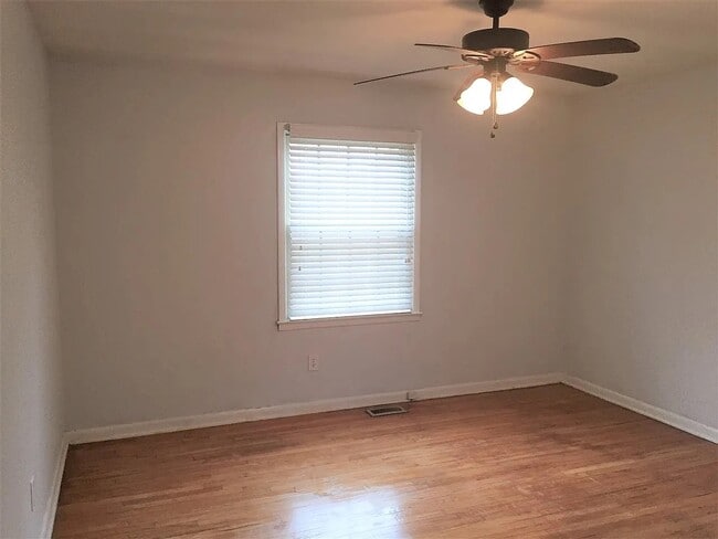 407 Collins Ave, Centerville, GA 31028 - photo 4