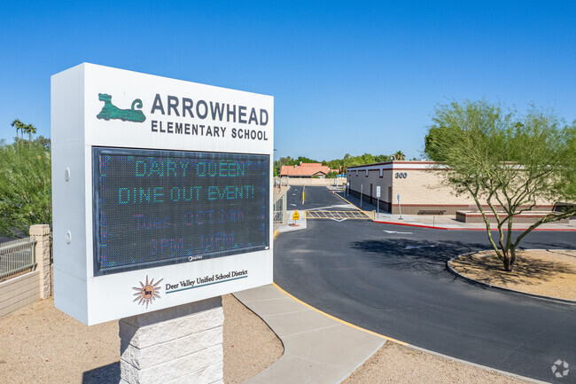The welcoming monument sign at Arrowhead Elementary School in Glendale.
