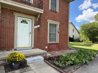 35389 Tall Oaks Dr, Sterling Heights, MI 48312