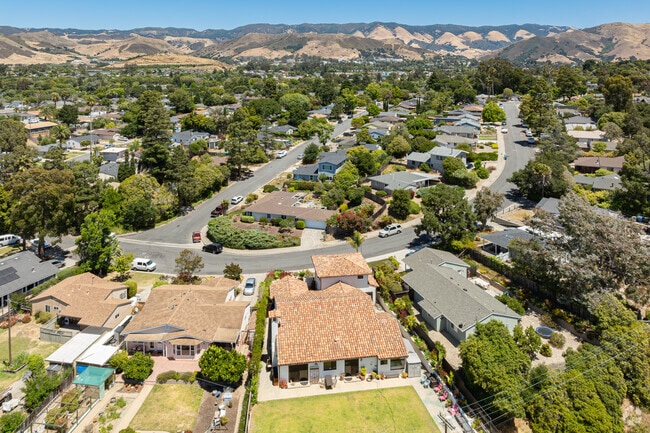 The homes of Bishops Knoll were built adjacent to the Cerro San Luis mountain.