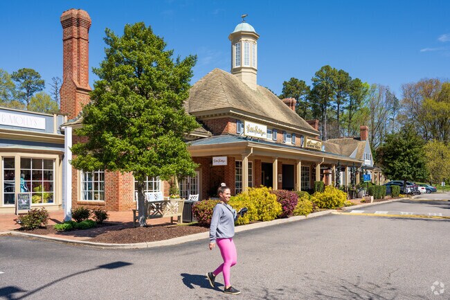 Several high-end shops can be found in Sleepy Hollow.