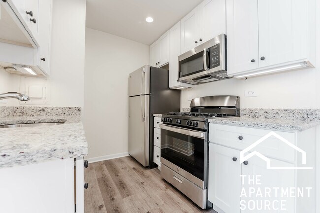 424 W Oakdale Ave unit 301, Chicago, IL 60657 - photo 6
